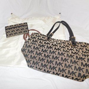 Michael Korrs Purse & Wallet